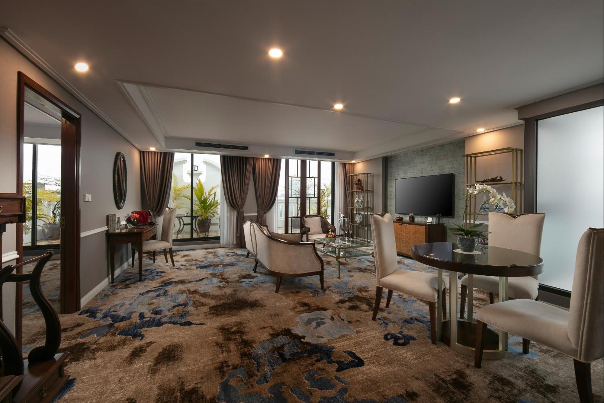 The Oriental Jade Hotel Ханой Екстер'єр фото A suite at the hotel