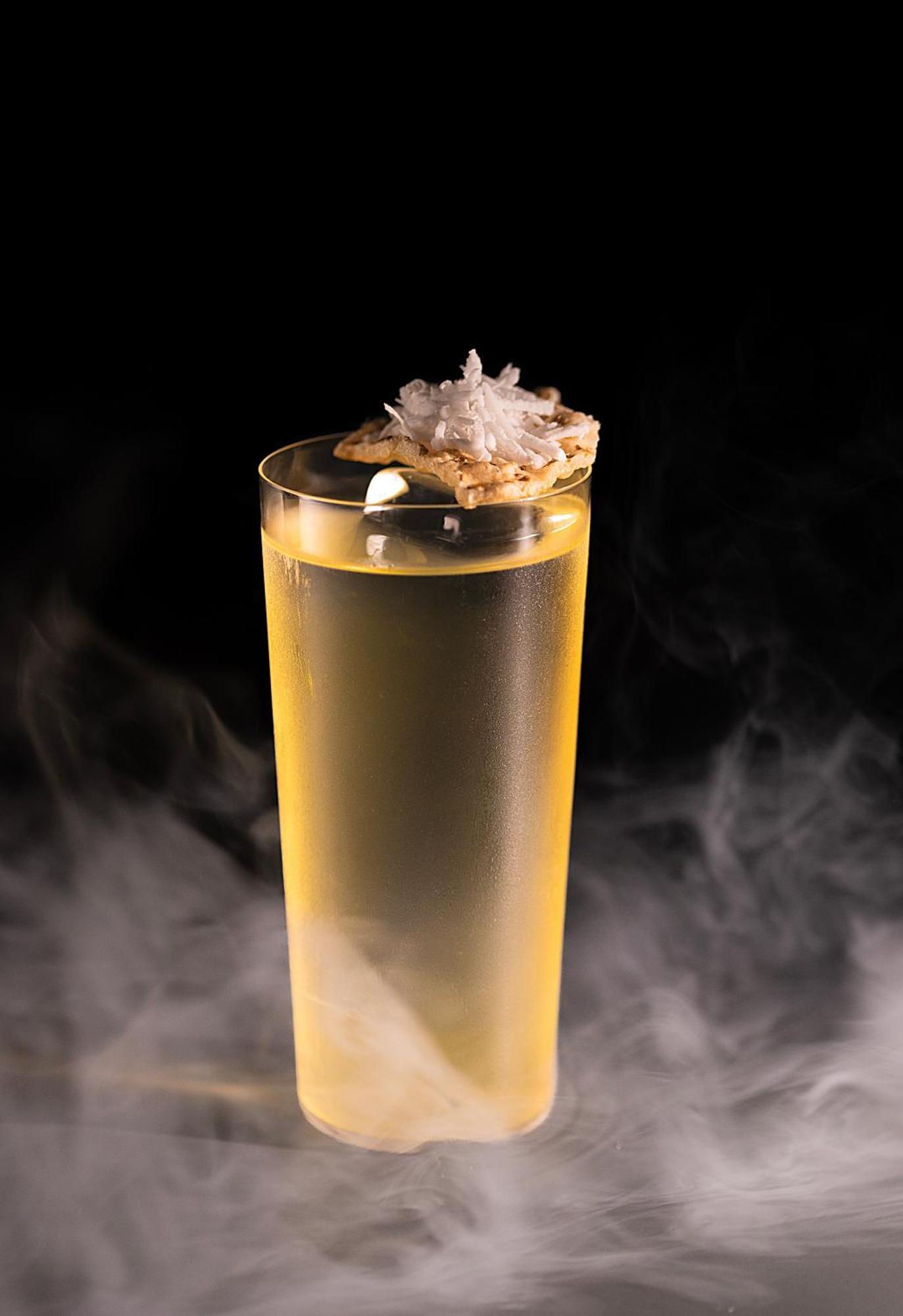 The Oriental Jade Hotel Ханой Екстер'єр фото A glass of dry ice cocktail